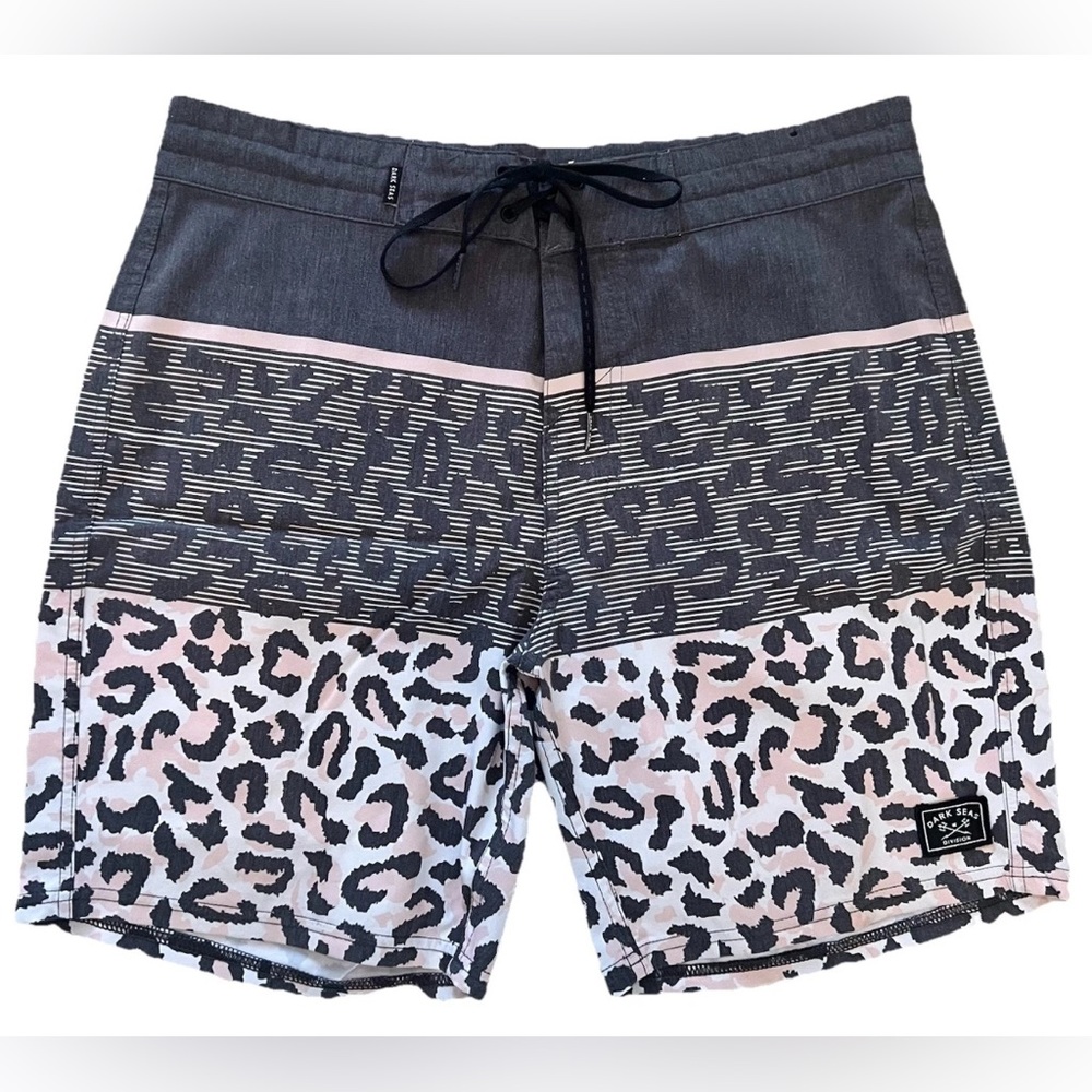 Dark Seas Board Shorts Mens 31 Gray White Leopard Swim Trunks Drawstring Surf